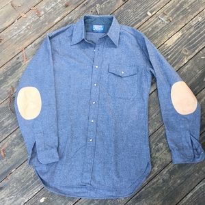 Elbow patch trail shirt